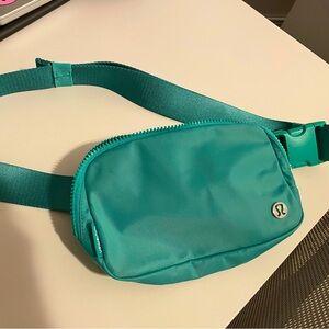 LIKE NEW Lulu bag!